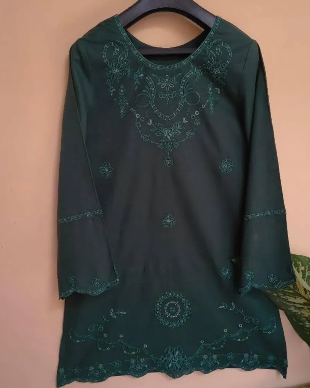 karandi-cotton-shirt-with-resham-embroidery-cut-work-sleeves-and-daman